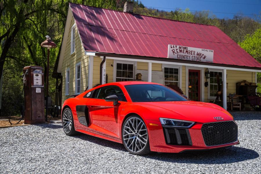  Audi R8 V10 Plus 2016 года  (NA) (фото 17 из 25)